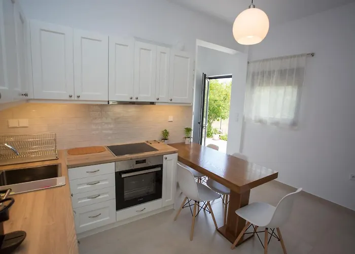 George\'S Place Kastrosikia