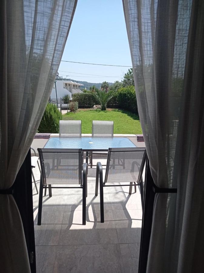 George's Place Kastrosikia